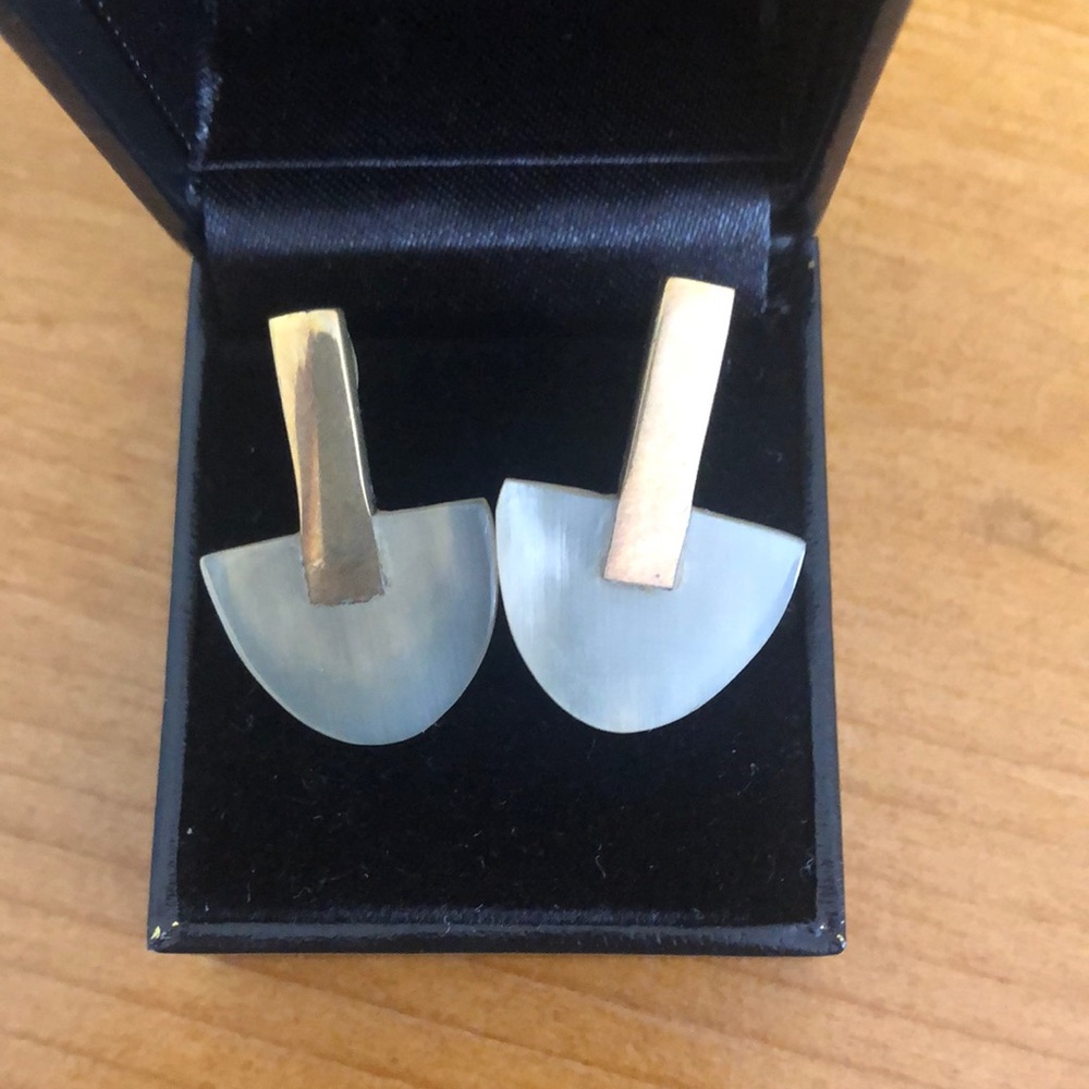 Pair of clear quartz and gold earrings